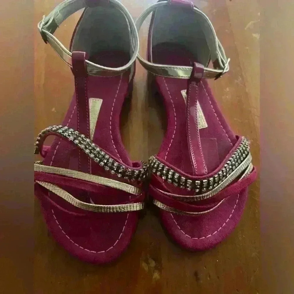 Molekinha Brazilian foot wear pink sandals